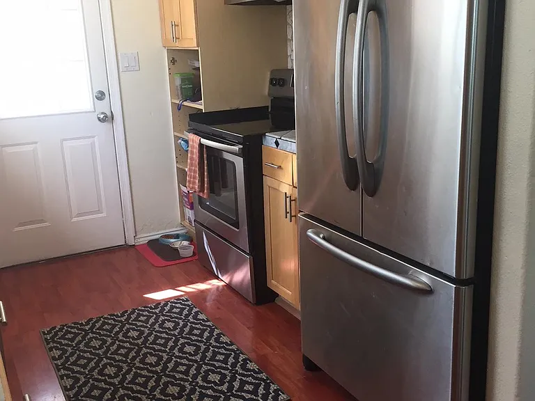 263 N Lomita Ave — Photo 7