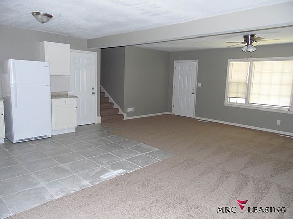 4th image of 9505 Belmont Ave