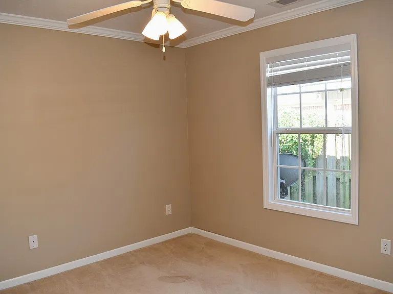 1074 Grove Landing Ln — Photo 3