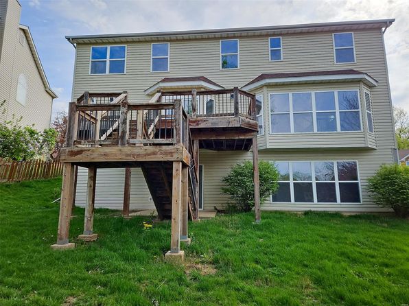 137 Riverwood Park Dr, Florissant, MO 63031