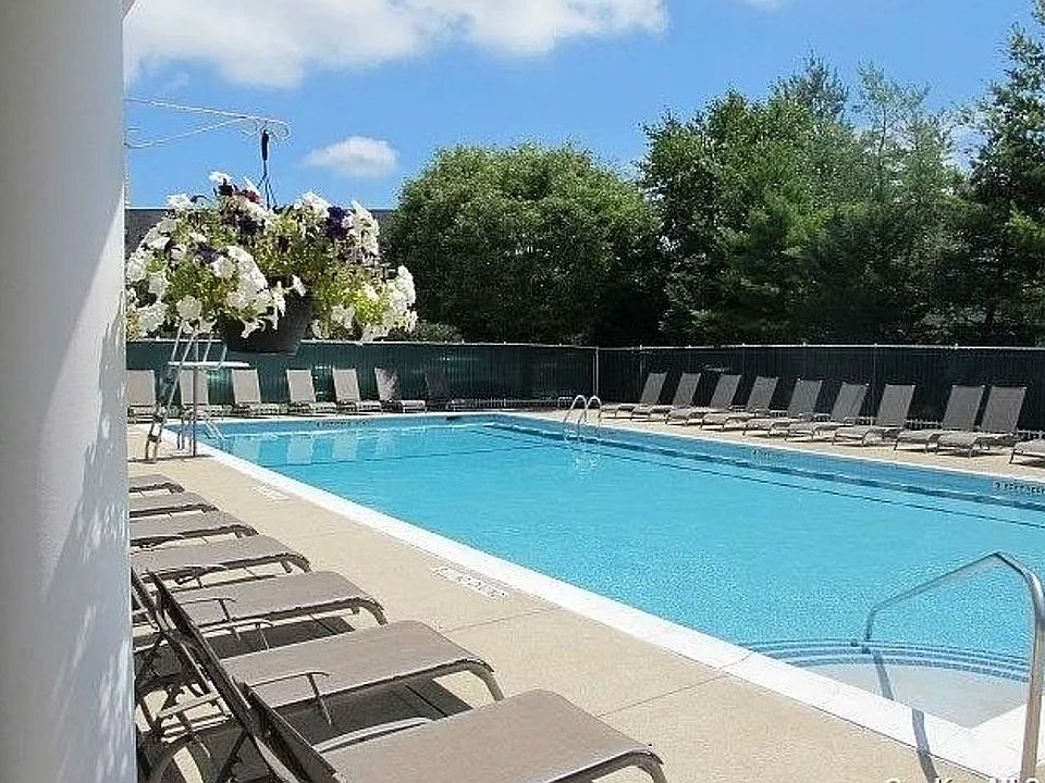 1st image of 24225 Oak Park Dr #110A