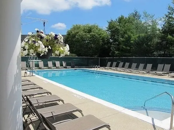 24225 Oak Park Dr #110A, Flushing, NY 11362