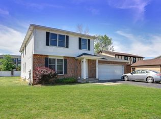 325 Kaymar Dr, Amherst, NY 14228