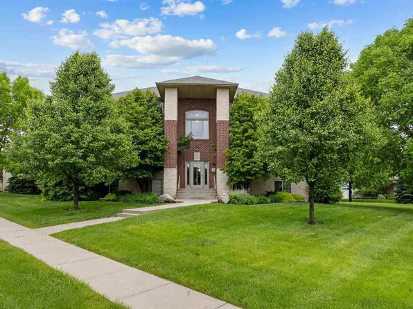 364 Camden Rd, Iowa City, IA 52245