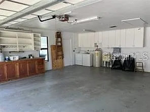 3 bed, 2.0 bath, 1802 sqft, $2,055 — Photo 2