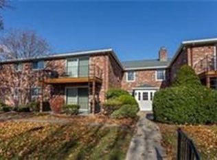28 Fountain Ln APT 5, Weymouth, MA 02190