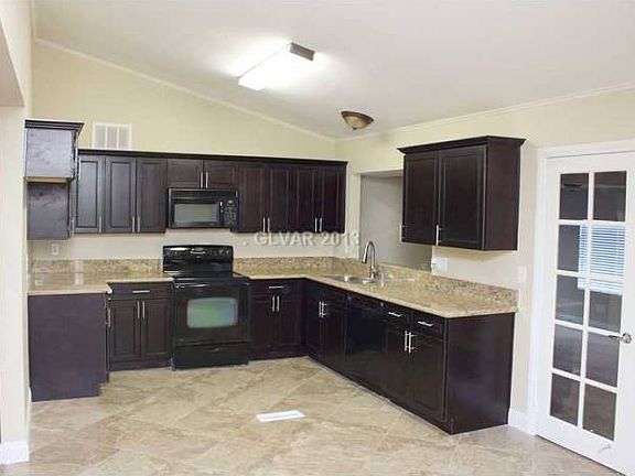 3rd image of 1671 Stirrup Dr