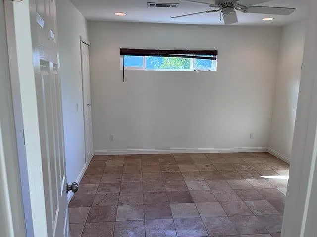 1362 Hymettus Ave #A — Photo 22