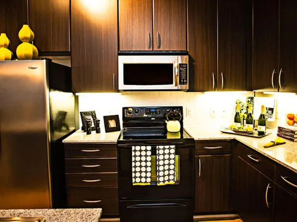 2525 S Voss Rd APT 371, Houston, TX 77057