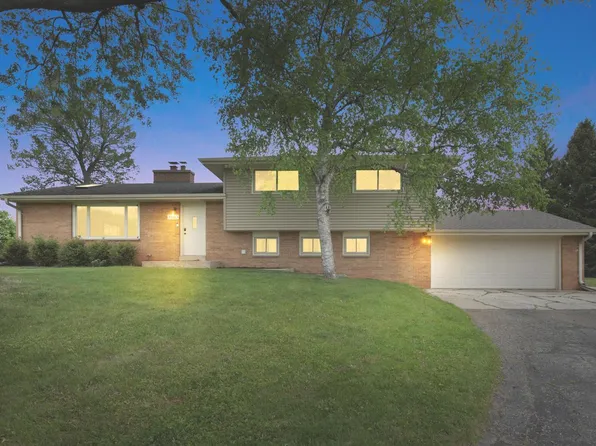 3860 Dale DRIVE, Brookfield, WI 53005