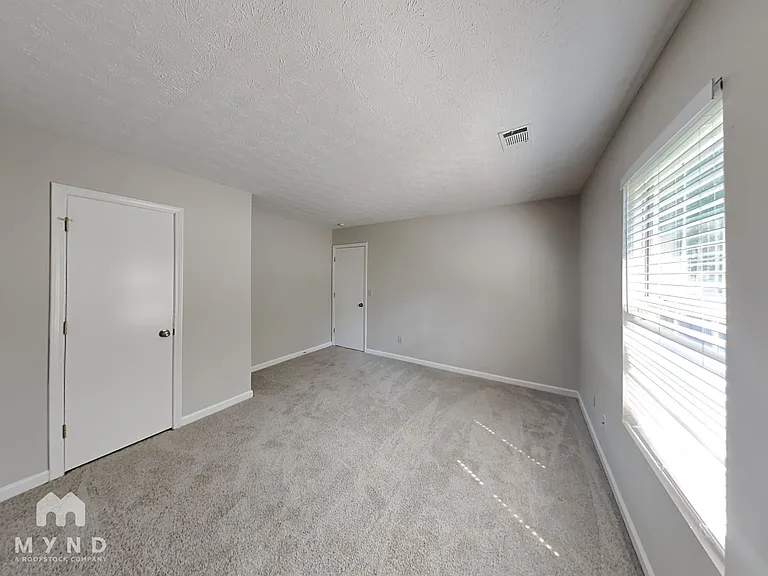 5631 Regency Manor Ct — Photo 15