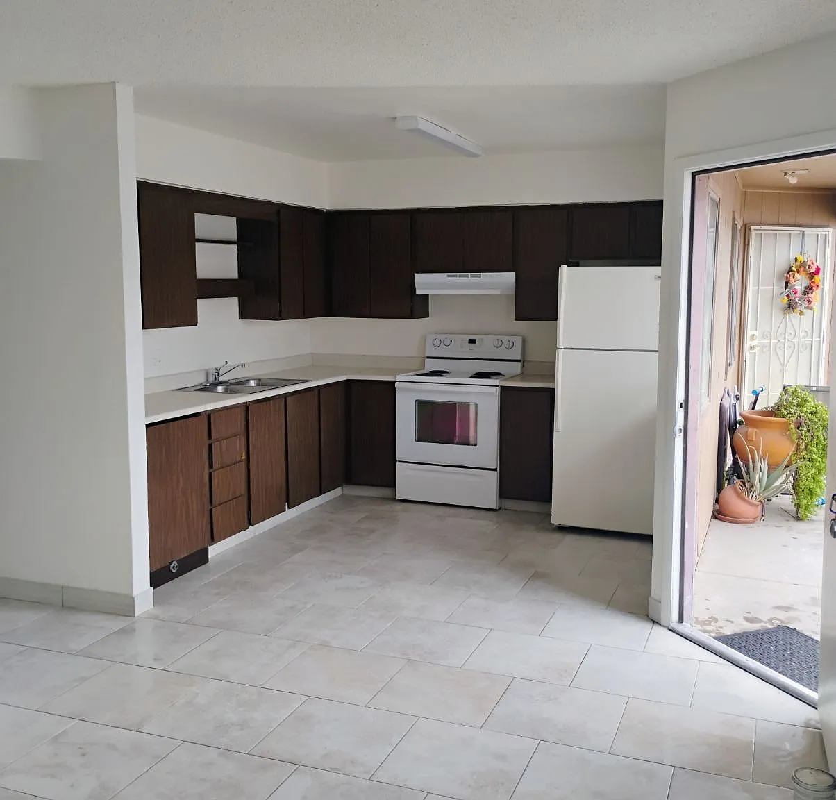 2 bed, 950 sqft, $1,200 — Photo 2