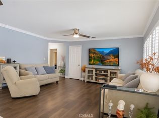 19122 Vanowen St, Reseda, CA 91335