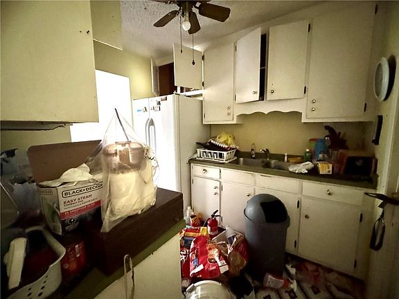 4th image of 8065 Domain St