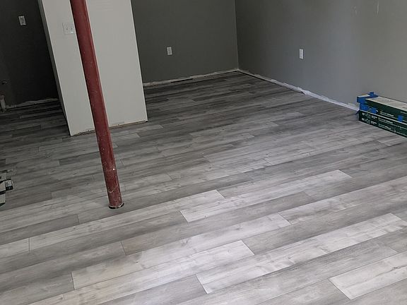 3rd image of 208 Sunbury St #208