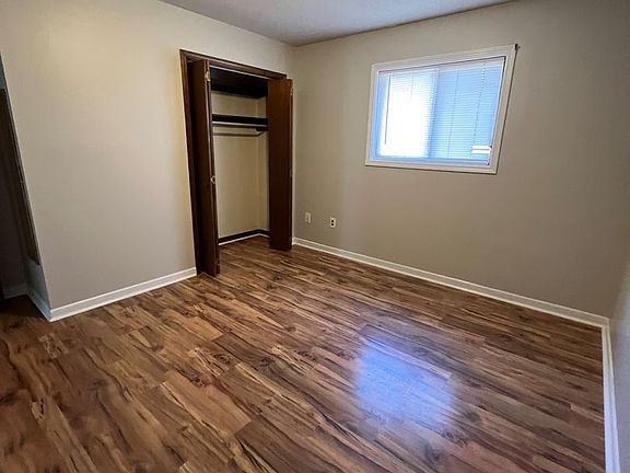 2nd image of 211 Rock Knoll Dr