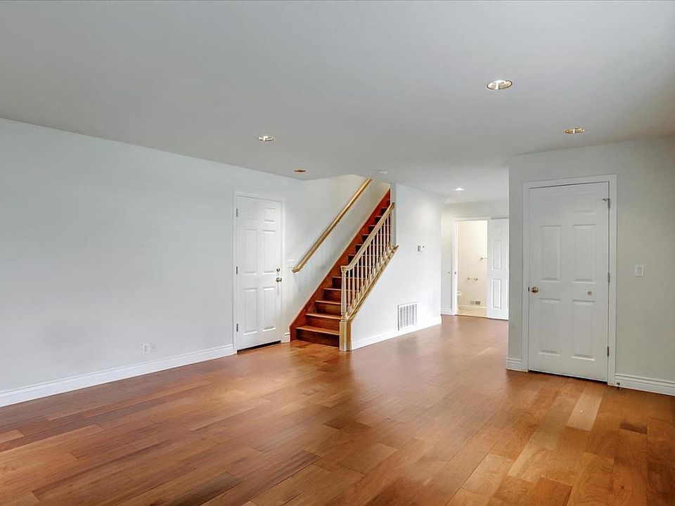 1st image of 10341 Alpine Dr #B