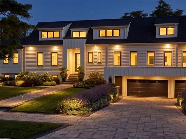 12 Valley Rd, Lexington, MA 02421