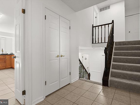 5th image of 264 Hunters Ridge Rd