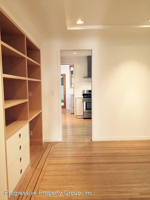 1st image of 752 Church St