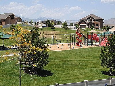 Home backs private park