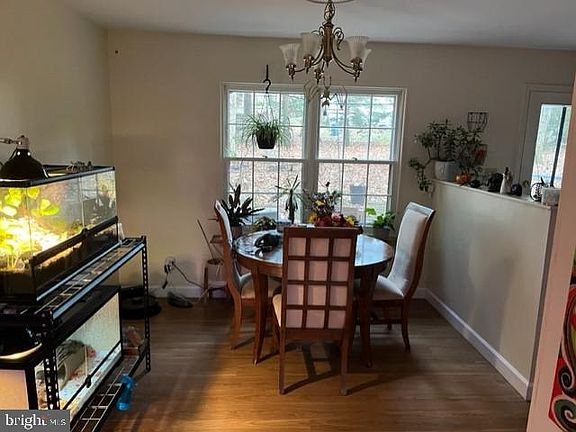 3rd image of 1950 Fairwood Ln