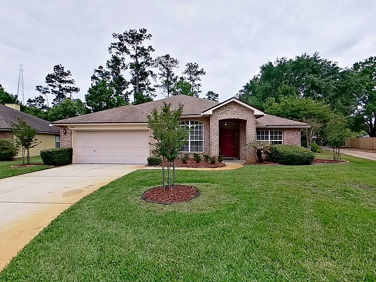 12404 Hatton Chase Ln W — Photo 2