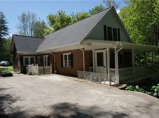 16 Upper Hanging Rock Rd, Spruce Pine, NC 28777