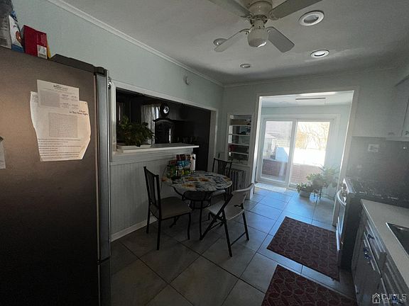 4th image of 299 Glenwood Ave