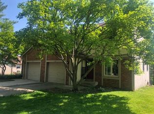 7682 Deercreek Dr, Columbus, OH