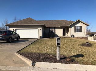 403 Nutmeg Ct, Sparta, MO 65753