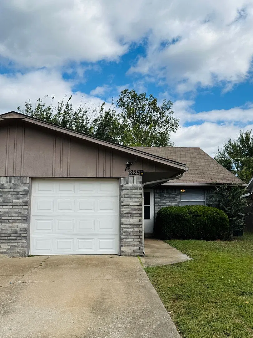 Sapulpa Duplexes-1823-25 — Photo 1