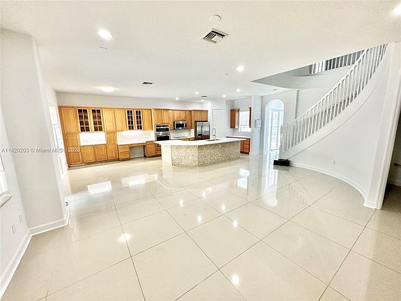 5th image of 6864 NW 113th Pl #6864