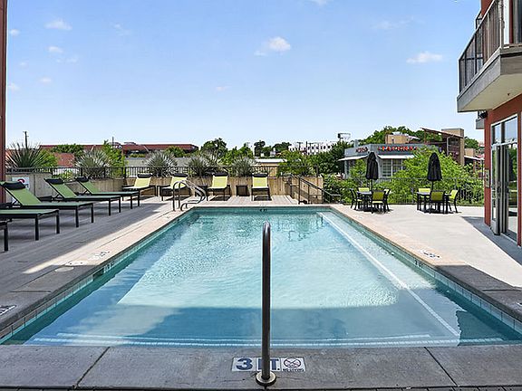 4th image of 750 Fort Worth Ave APT 351