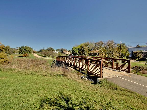 4th image of 2004 Palo Pinto Dr
