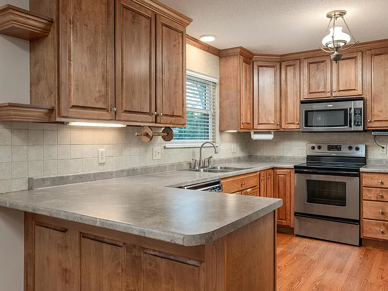 3512 Valley Trl — Photo 4