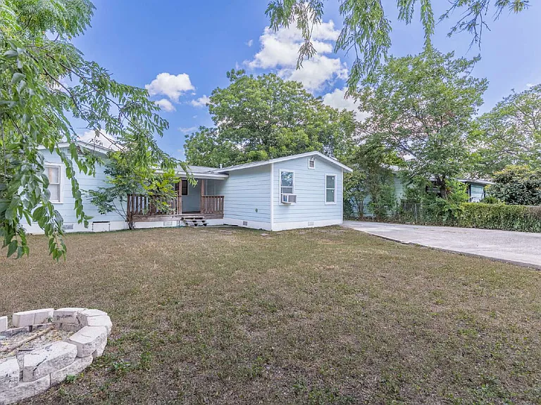 534 Walton Ave — Photo 25