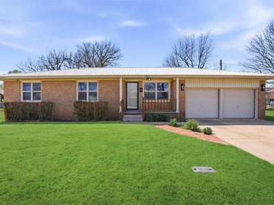 1905 N Oregon St, Mangum, OK, 73554