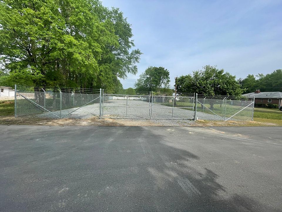 1st image of 50 Brick Dr