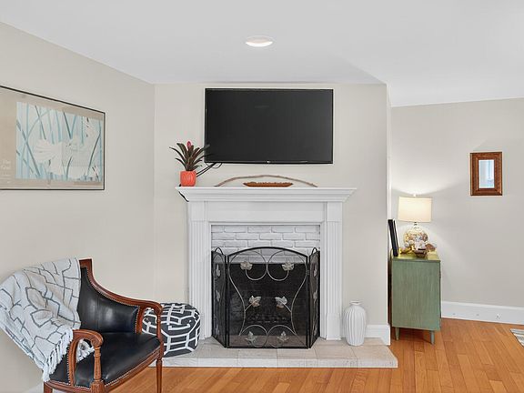 3rd image of 27 Martha Kendrick Drive