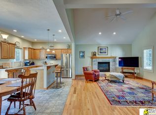 15706 Timberlane Dr, Omaha, NE 68136