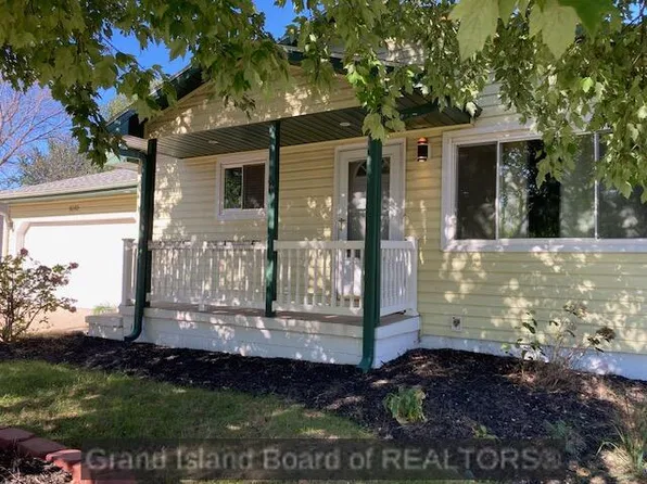 4048 Buckingham Dr, Grand Island, NE 68803