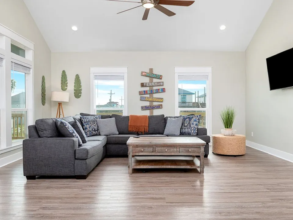 951 Gulf Shores Dr #ID1223252P