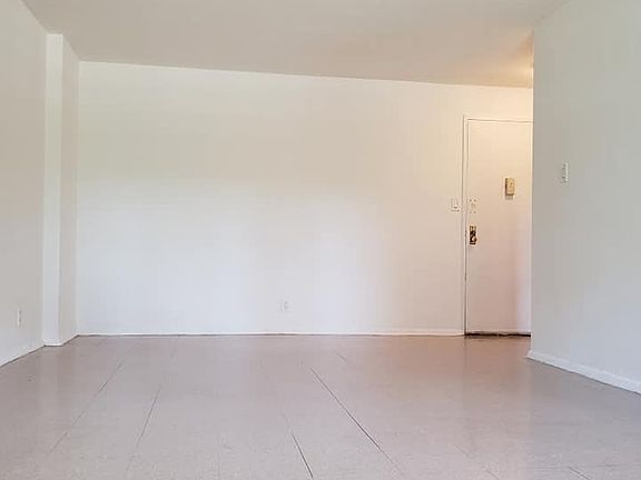 2nd image of 2015 Bruckner Blvd APT 3D