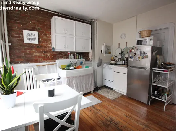 74 Myrtle St APT 7, Boston, MA 02114