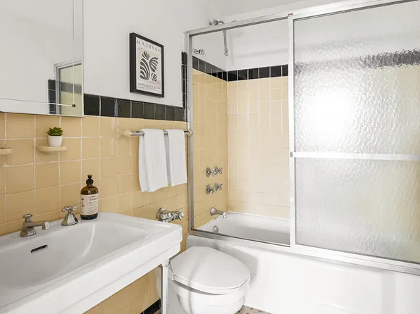 35 Prospect Park West image 9 of 15