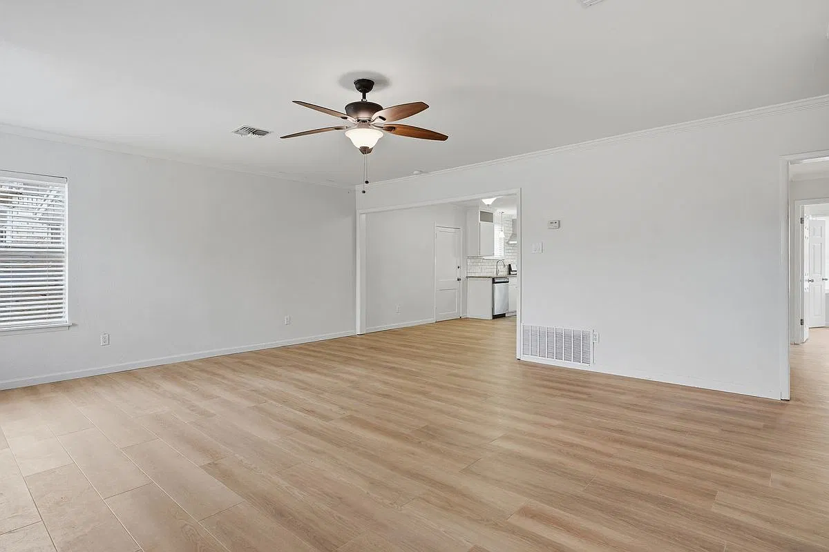 3 bed, 2.0 bath, 1268 sqft, $1,700 — Photo 4