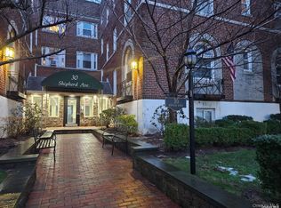 30 Shipherd Ave APT 6B, Lynbrook, NY 11563