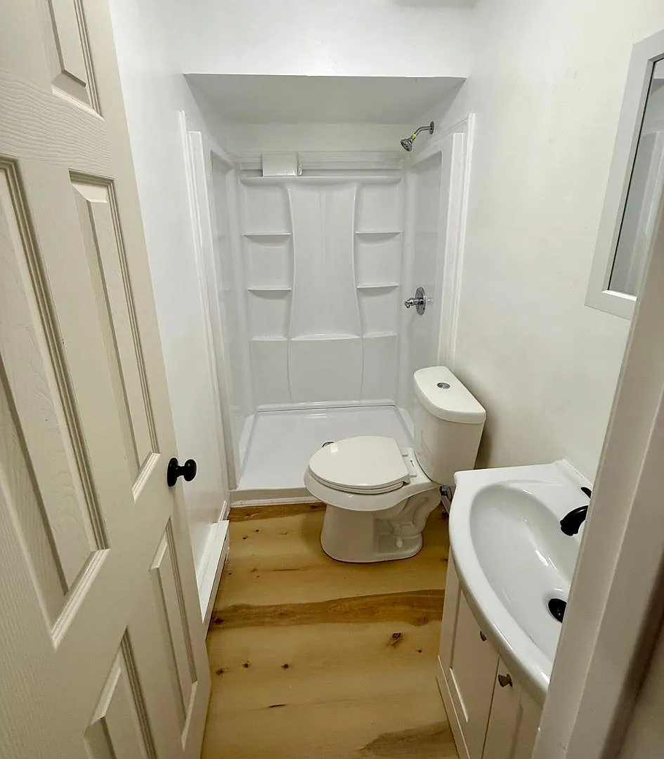 3456 W Alexis Rd — Photo 2