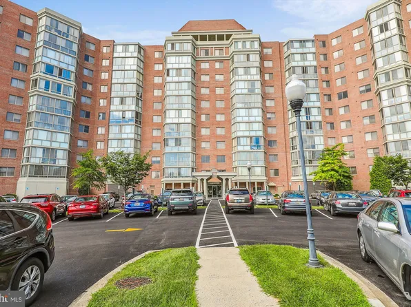 3210 N Leisure World Blvd APT 202, Silver Spring, MD 20906